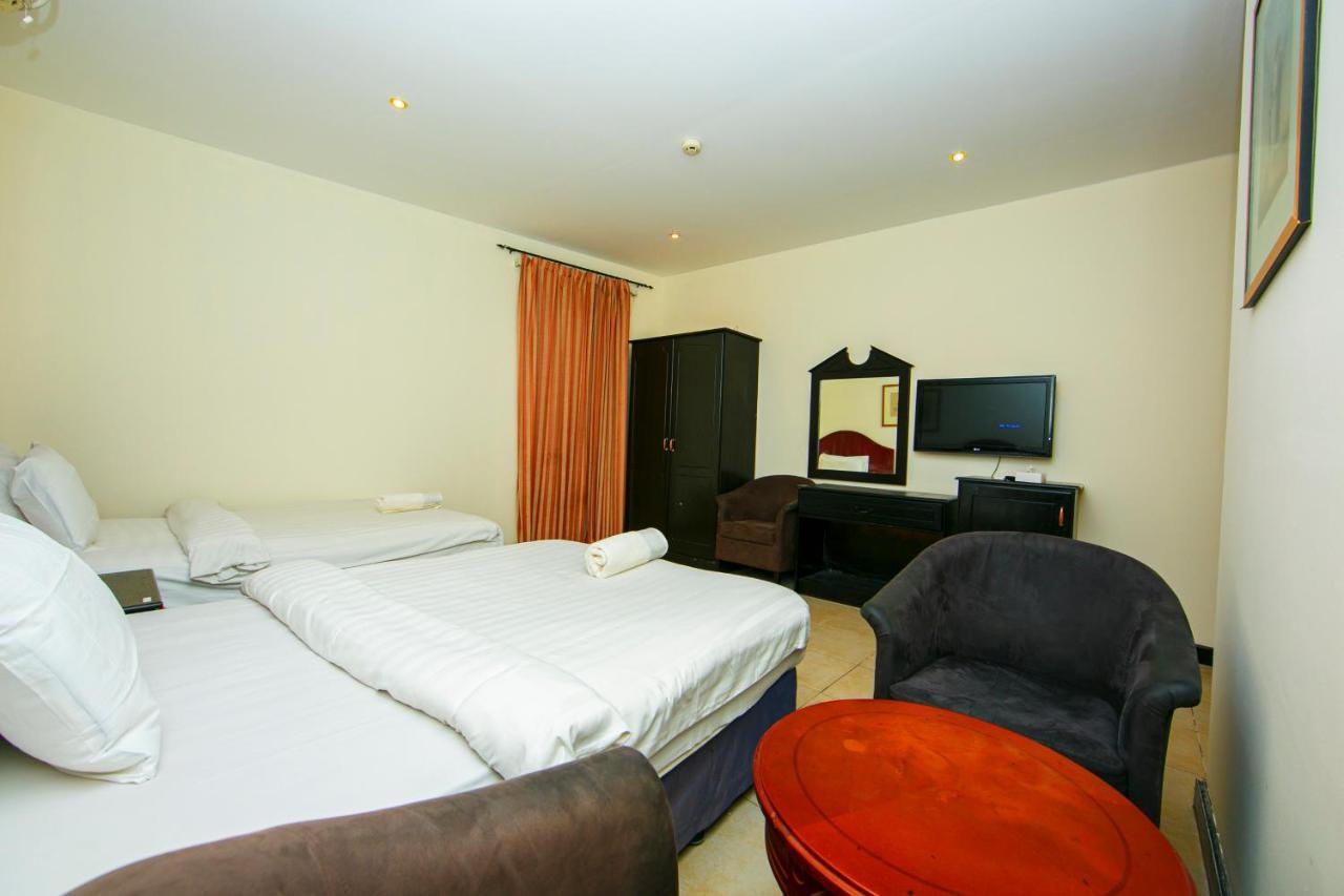 Bahrain Plaza Hotel Al-Manamah Bagian luar foto