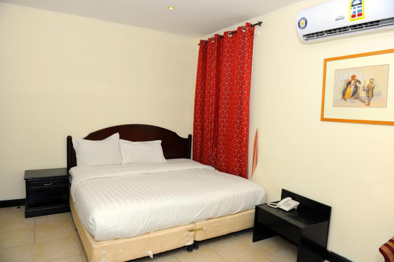 Bahrain Plaza Hotel Al-Manamah Bagian luar foto